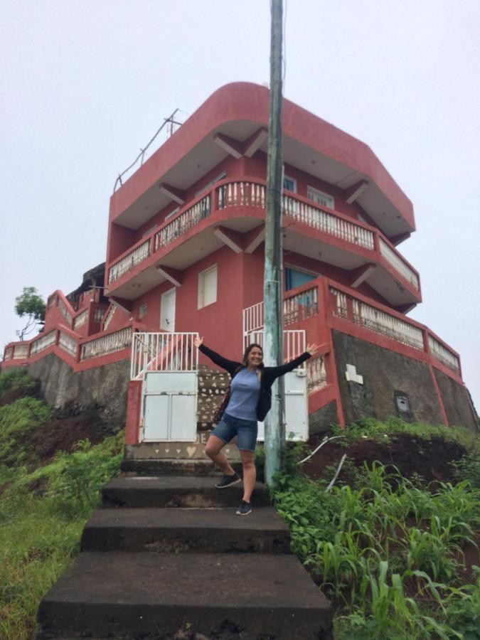 Gira Lua Hostal Igreja Exterior foto